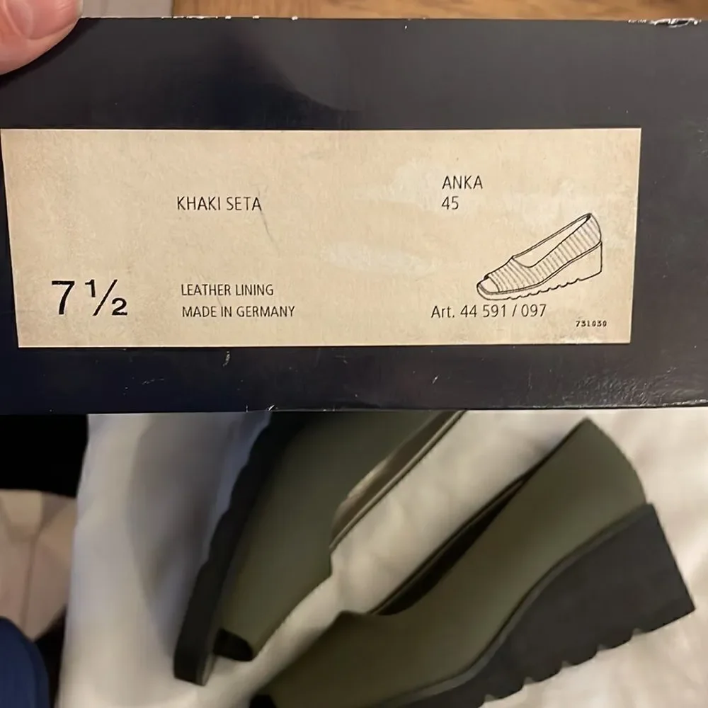 PETER KAISER OLIVE GREEN AND BLACK WEDGE OPEN TOE SHOES.  NEW